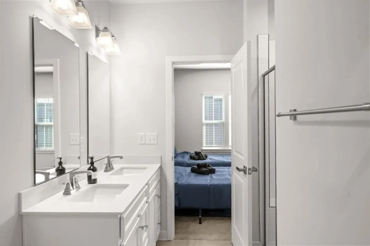 فيلا Luxurious King 3Br Townhouse Mins To Uptown Clt! تشارلوت الولايات المتحدة الأمريكية