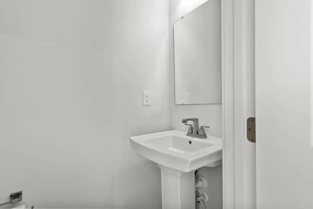 فيلا Luxurious King 3Br Townhouse Mins To Uptown Clt! تشارلوت 0*,  الولايات المتحدة الأمريكية