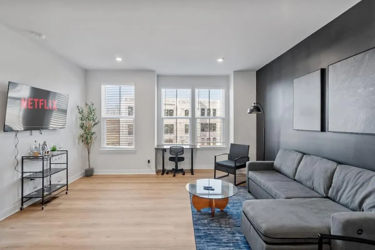 فيلا Luxurious King 3Br Townhouse Mins To Uptown Clt! تشارلوت 0*,  الولايات المتحدة الأمريكية