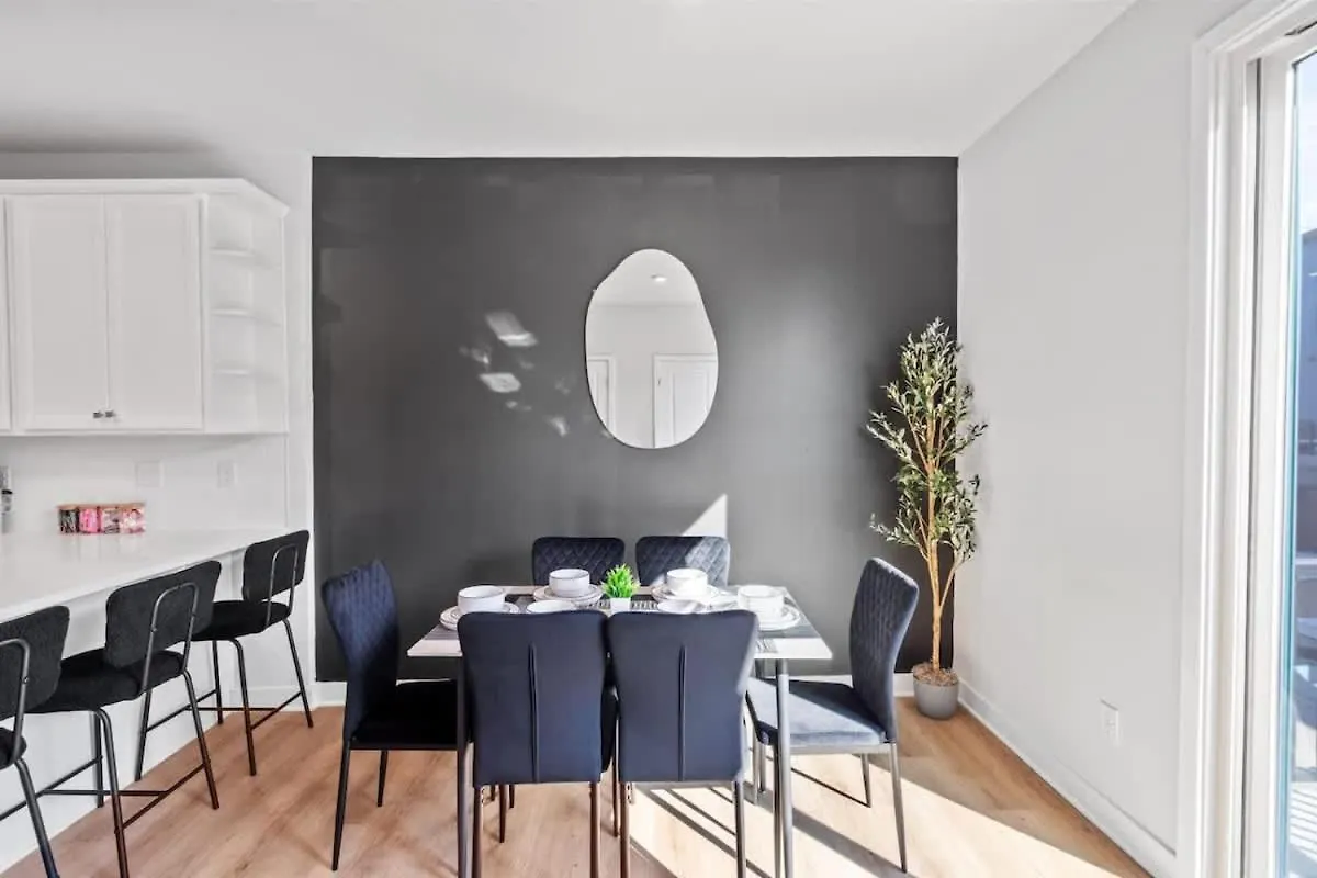 فيلا Luxurious King 3Br Townhouse Mins To Uptown Clt! تشارلوت بيت للعطل